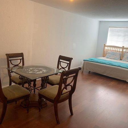 Bedroom Suite In Lauderdale Lakes Townhome Fort Lauderdale Exterior photo